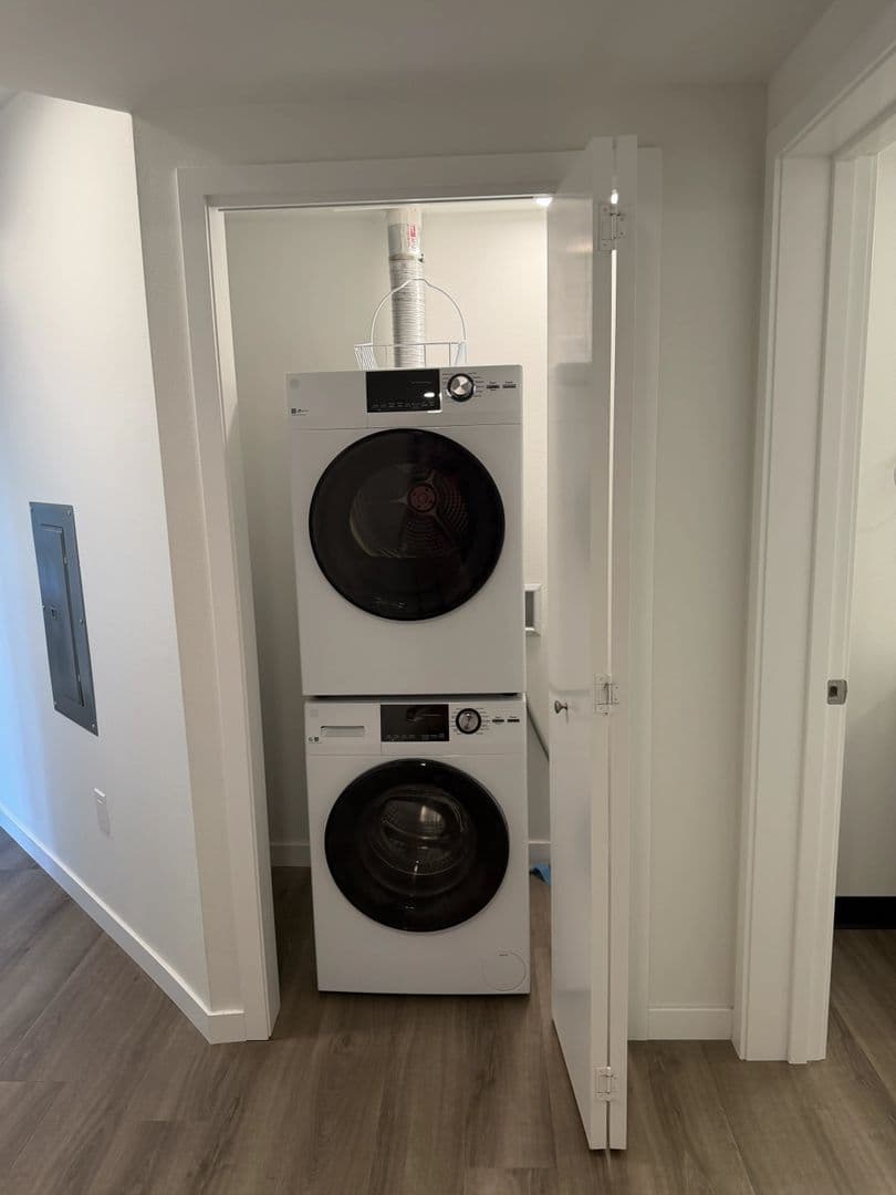 Seattle Apartment: 514 Federal Ave E