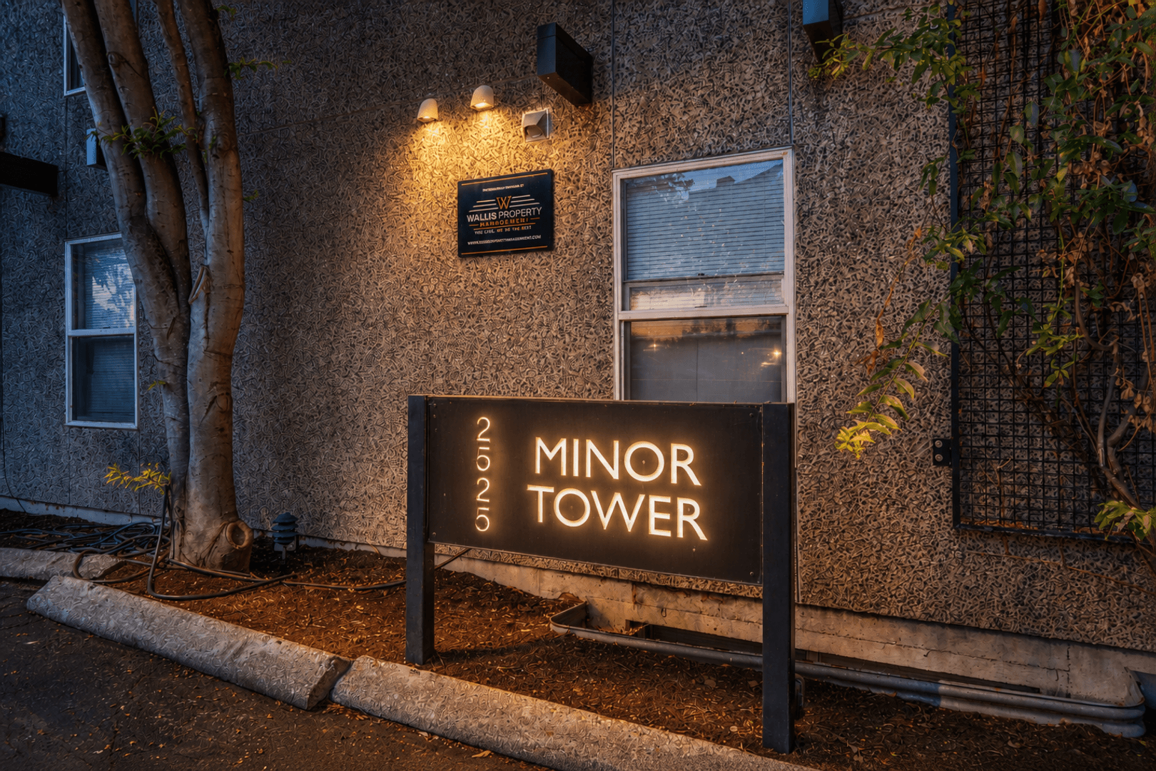 Seattle Apartment: 2525 Minor Ave E