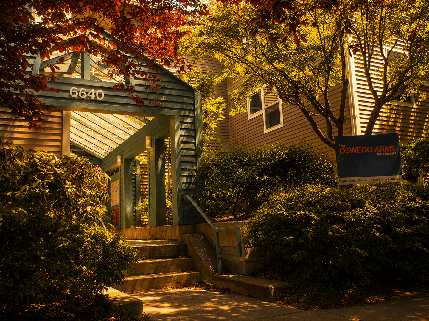 Seattle Apartment: 6840 Oswego Place NE