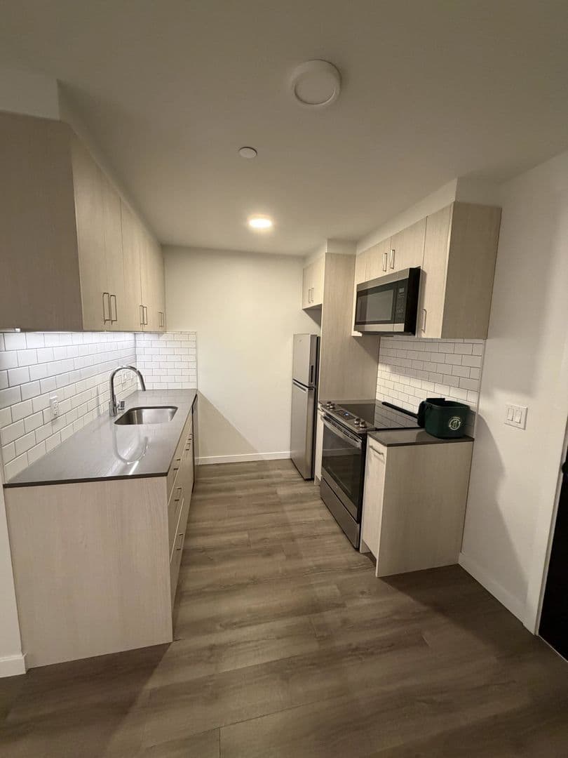 Seattle Apartment: 514 Federal Ave E