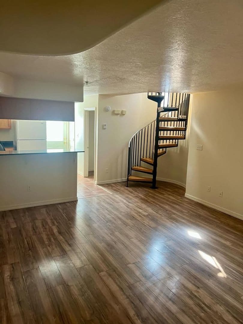 Albuquerque Apartment: 5500 Copper Ave NE