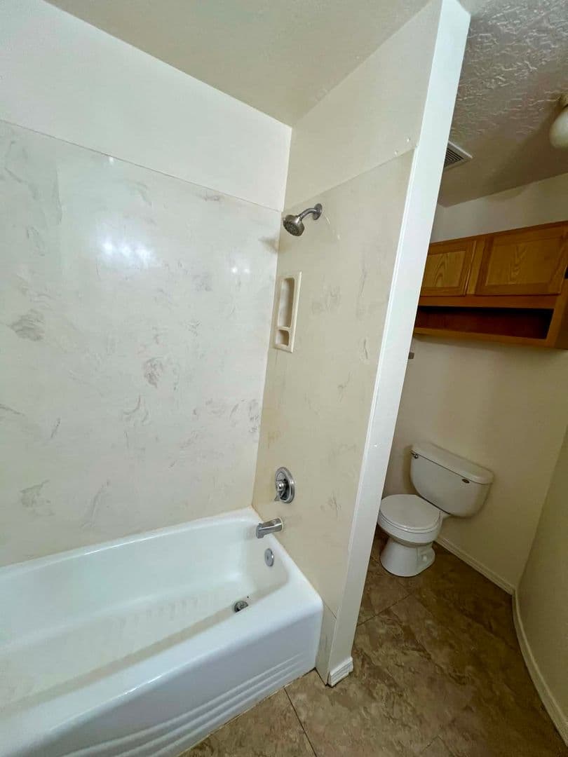 Albuquerque Apartment: 5500 Copper Ave NE