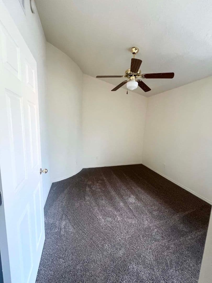 Albuquerque Apartment: 5500 Copper Ave NE