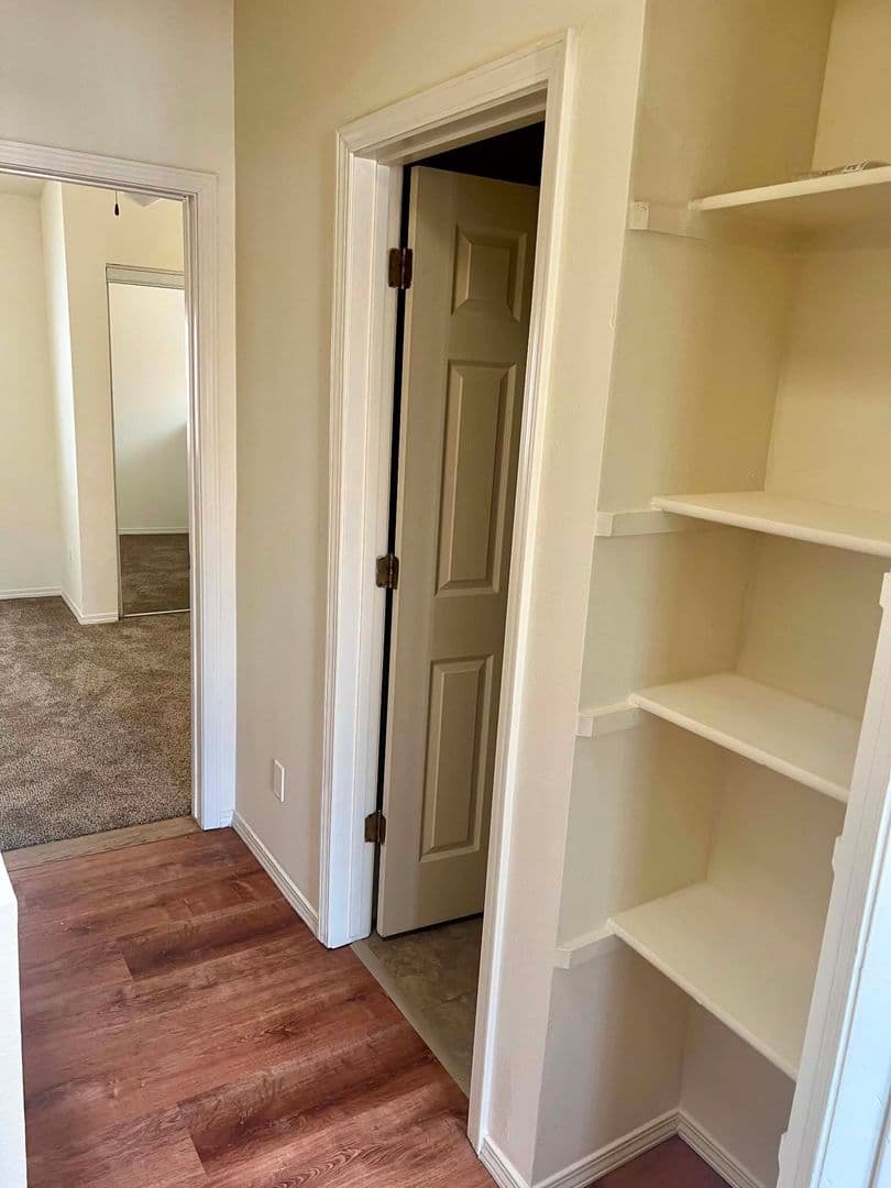 Albuquerque Apartment: 5500 Copper Ave NE