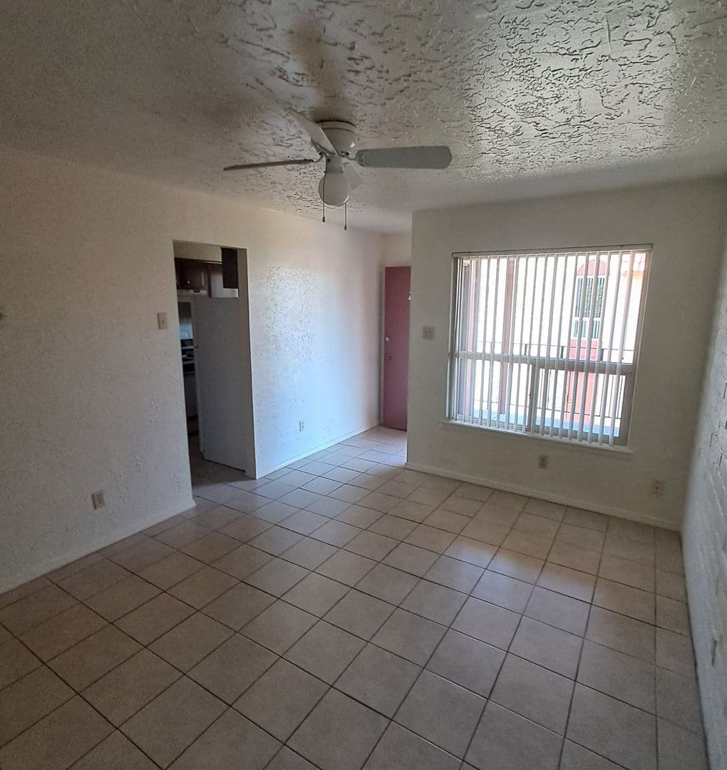 Albuquerque Apartment: 8620 Northeastern Blvd. NE