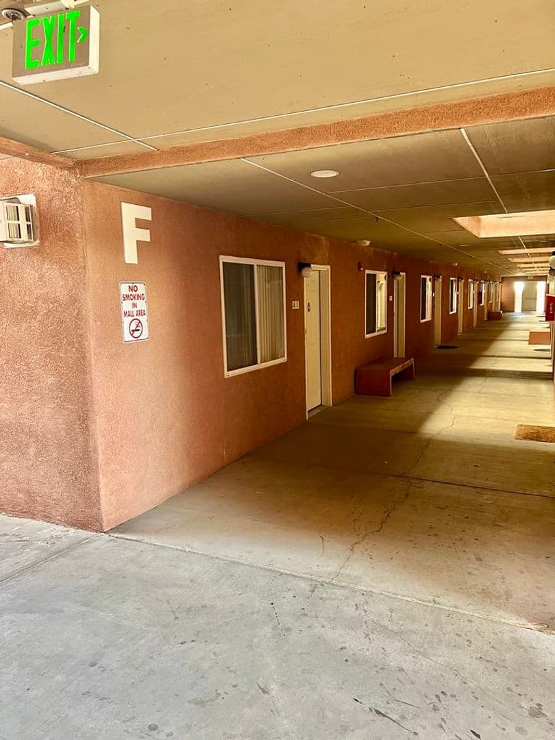 Albuquerque Apartment: 5500 Copper Ave NE