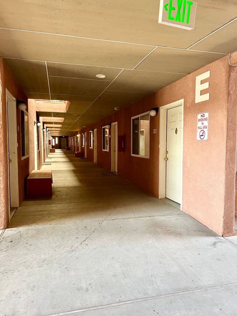 Albuquerque Apartment: 5500 Copper Ave NE