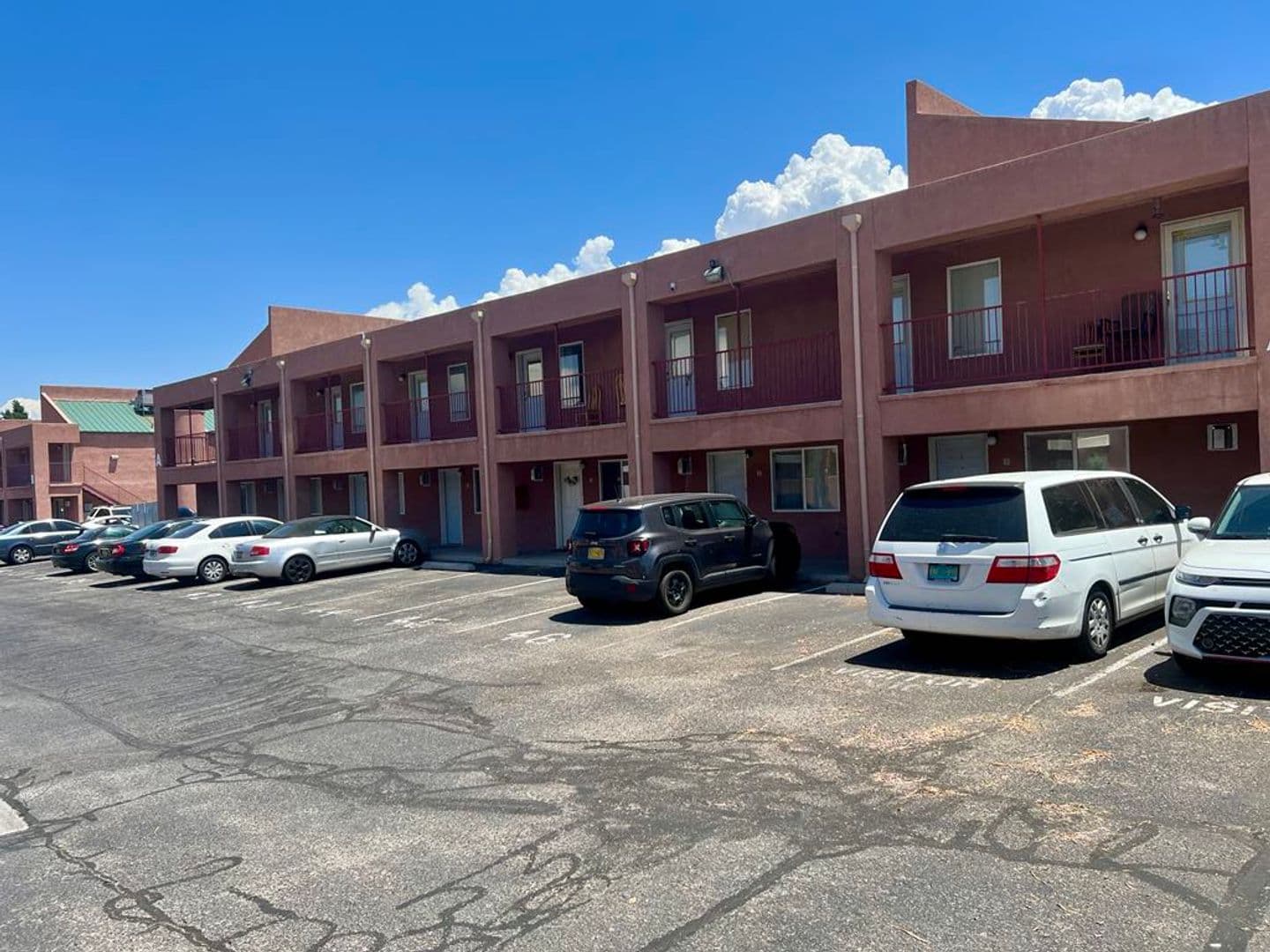 Albuquerque Apartment: 5500 Copper Ave NE
