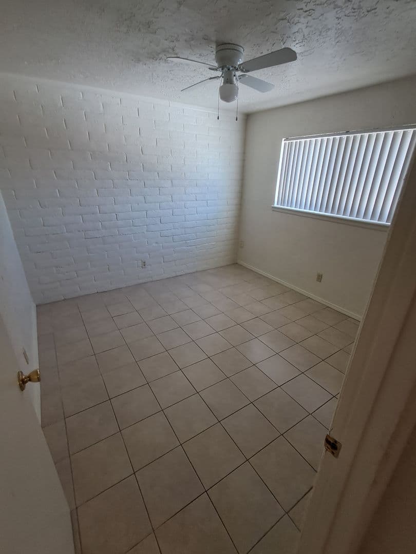 Albuquerque Apartment: 8620 Northeastern Blvd. NE