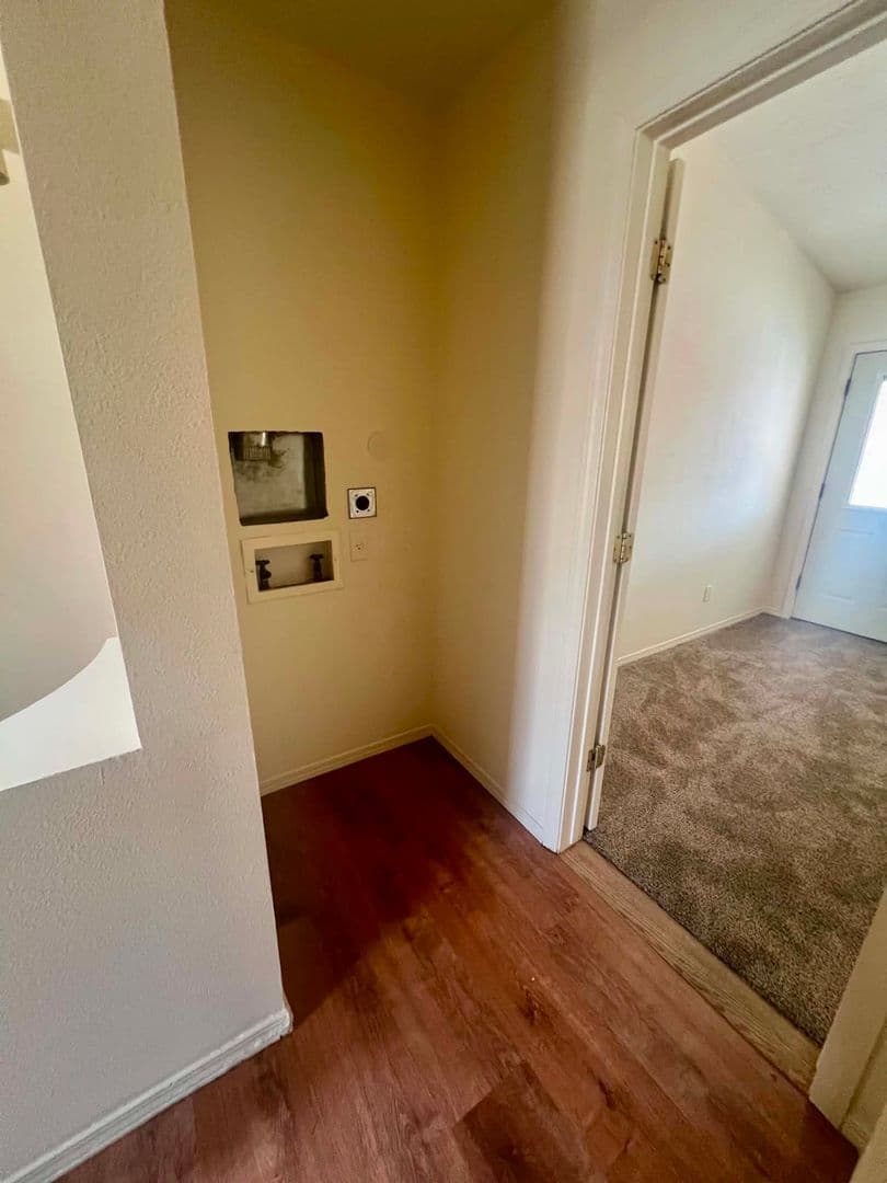 Albuquerque Apartment: 5500 Copper Ave NE