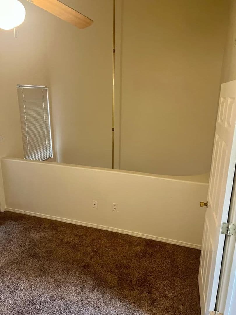 Albuquerque Apartment: 5500 Copper Ave NE