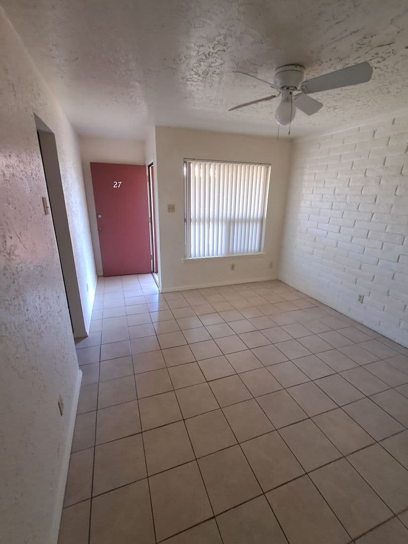 Albuquerque Apartment: 8620 Northeastern Blvd. NE