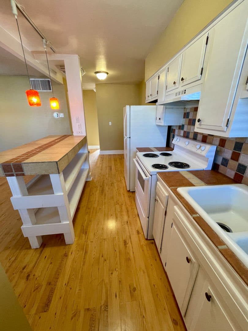 Albuquerque Apartment: 116 Harvard SE