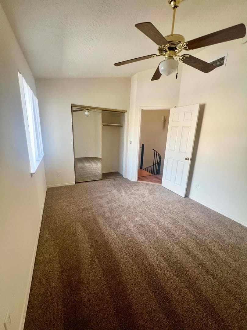Albuquerque Apartment: 5500 Copper Ave NE