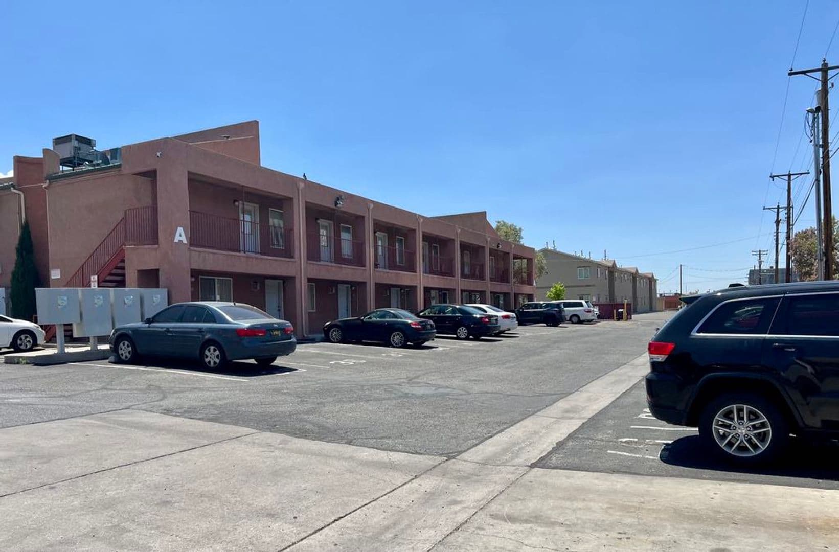 Albuquerque Apartment: 5500 Copper Ave NE