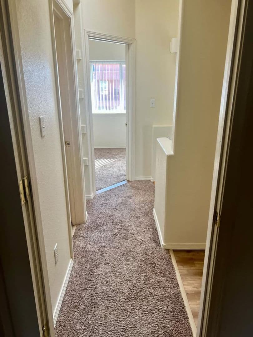 Albuquerque Apartment: 5500 Copper Ave NE