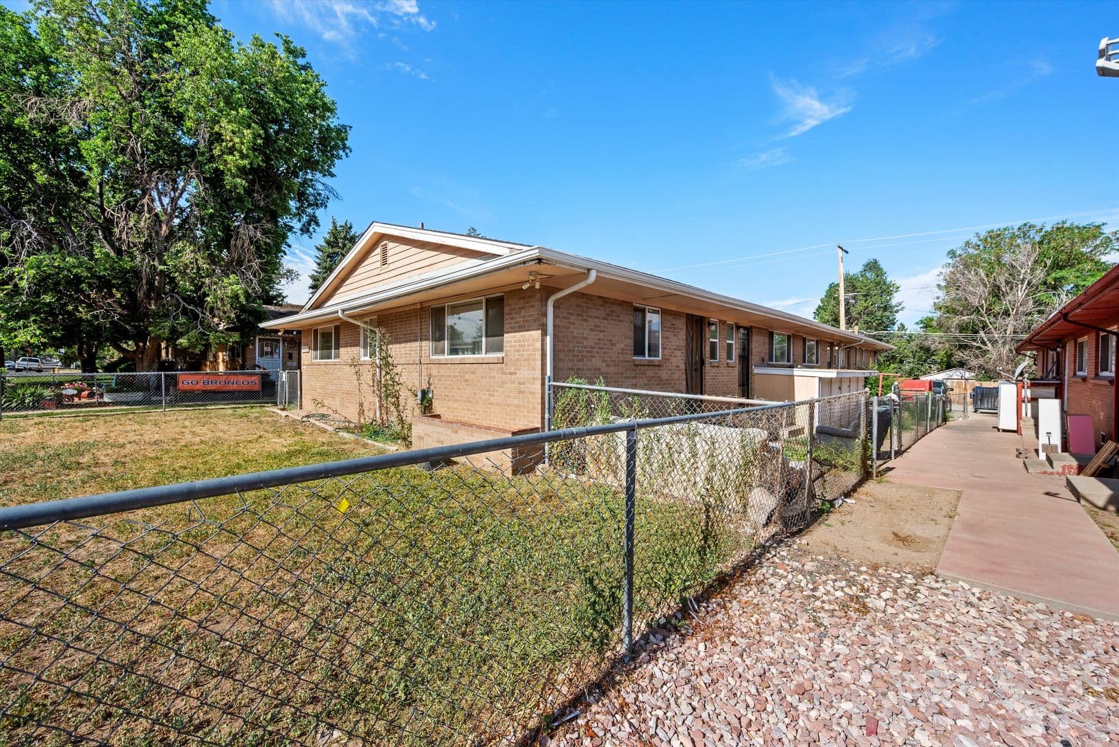 Aurora Condo: 1725 Chester St - 4