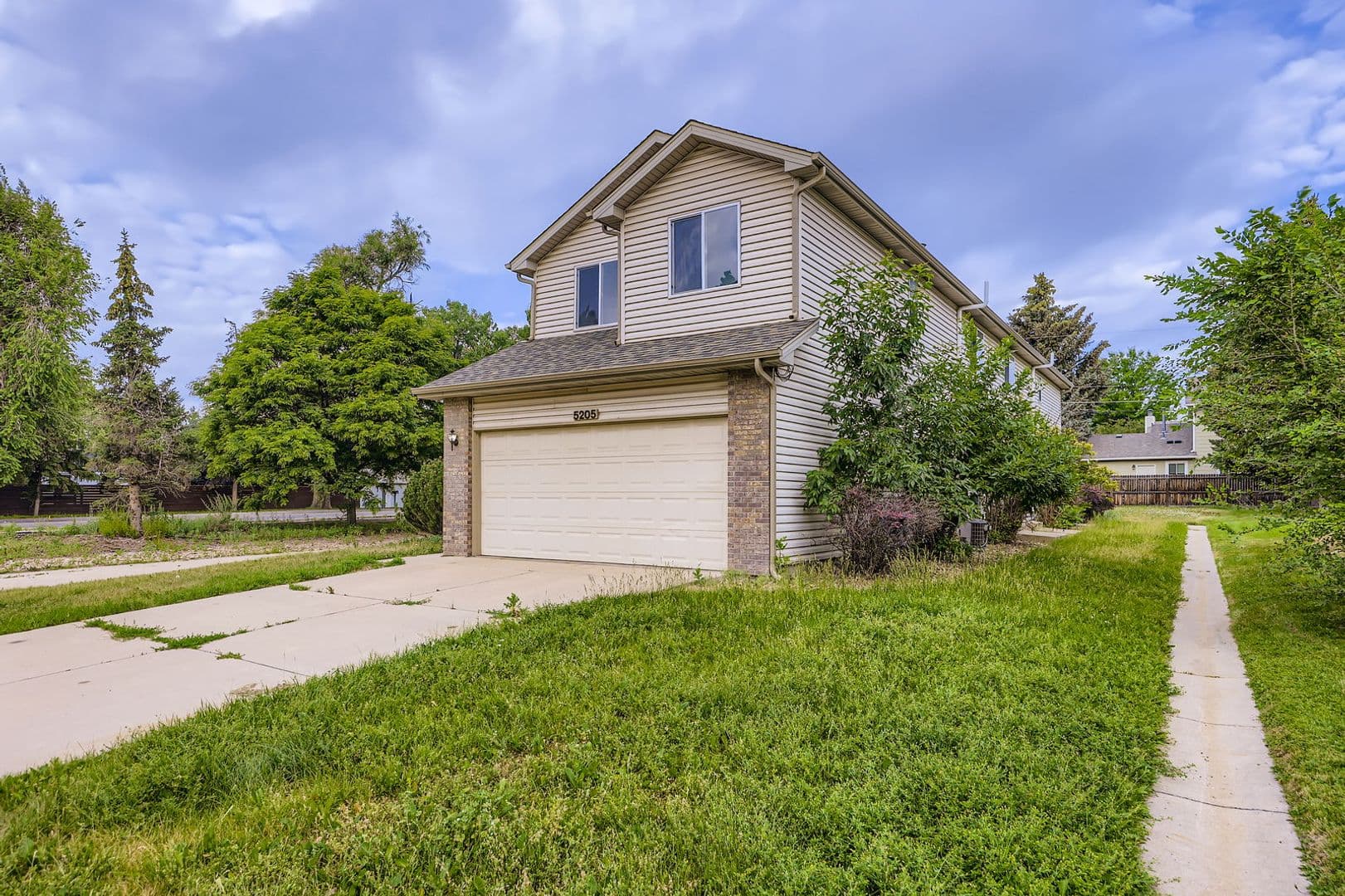 Arvada House: 5205 Dudley St