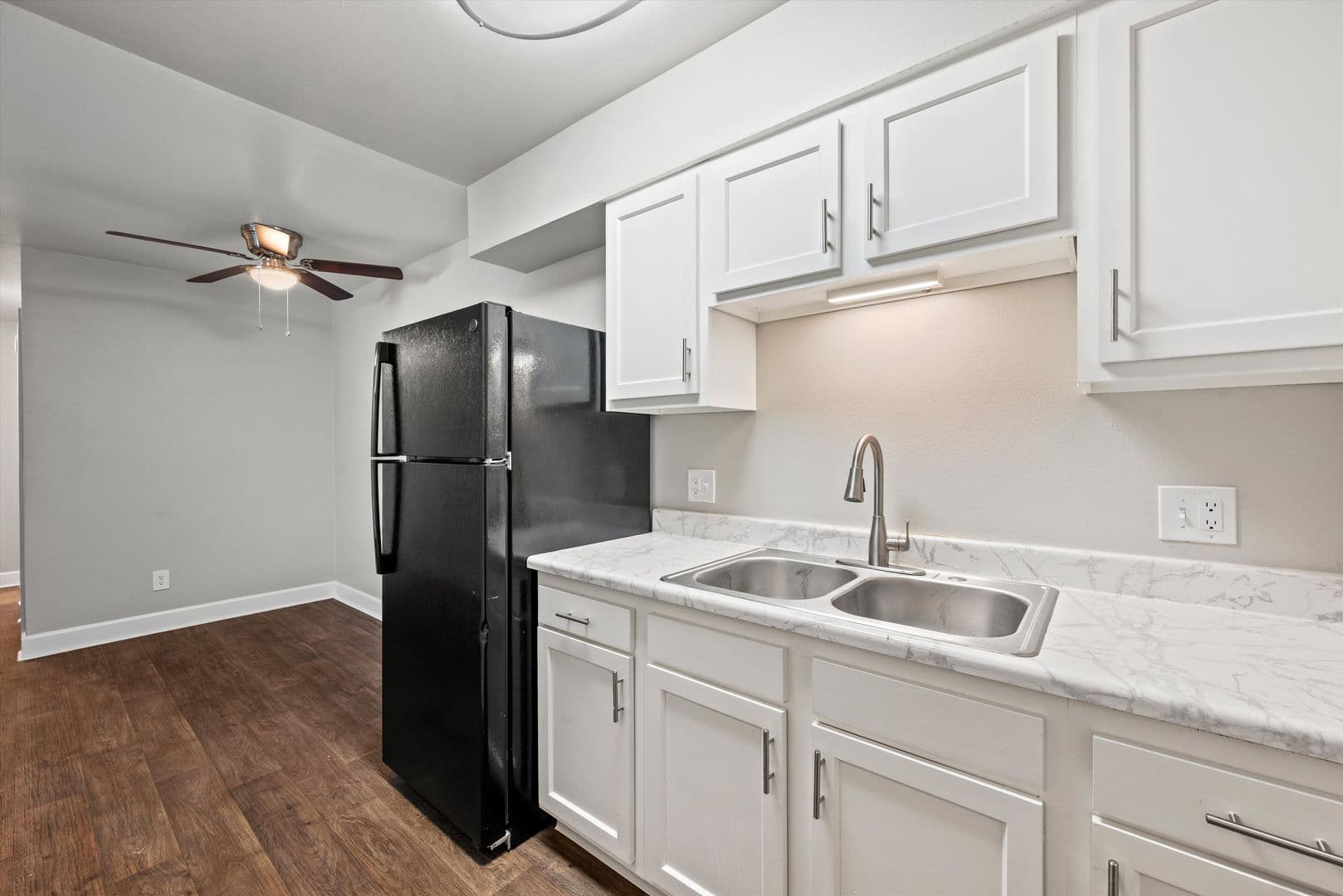 Aurora Apartment: 16300 E. 17th Pl