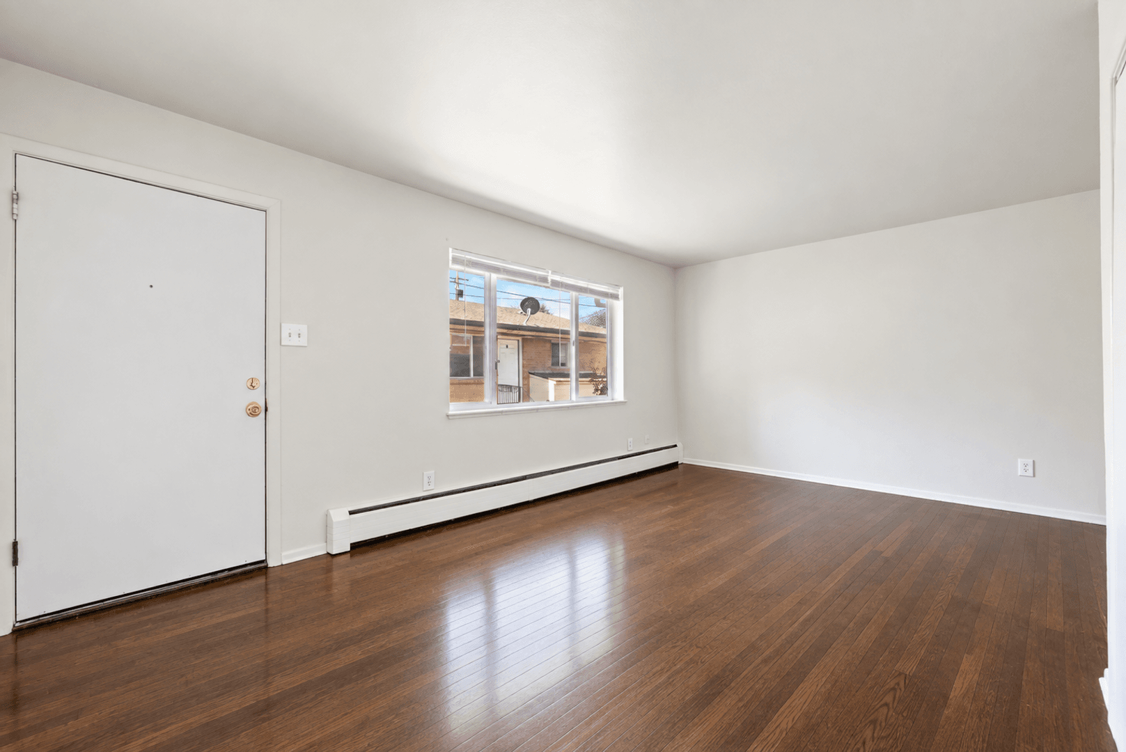 Aurora Condo: 1725 Chester St - 3