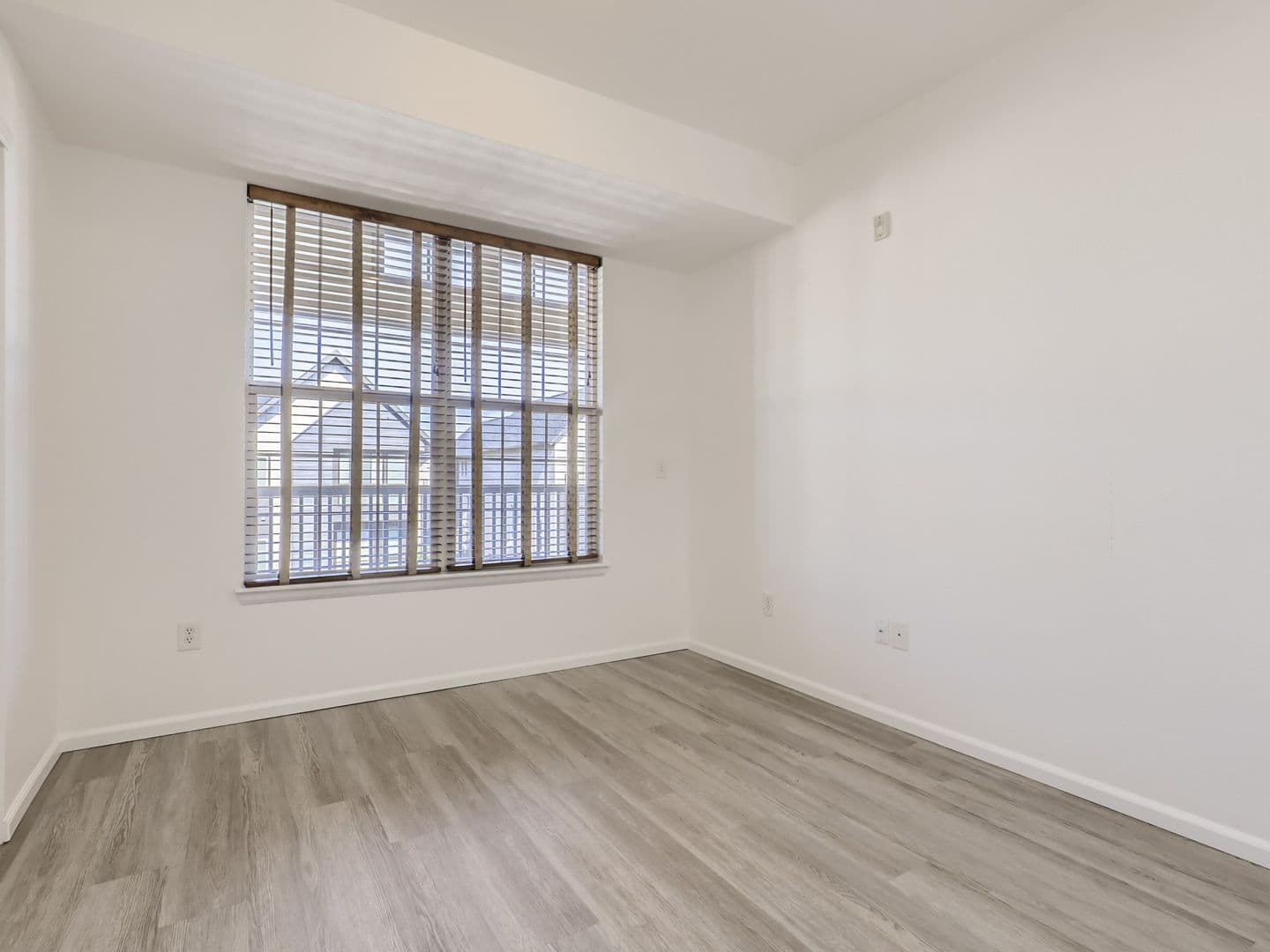 Aurora House: 3872 S. Dallas St Unit #7-303