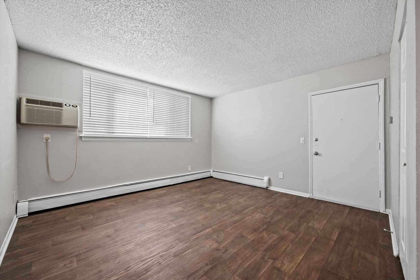 Aurora Apartment: 16300 E. 17th Pl