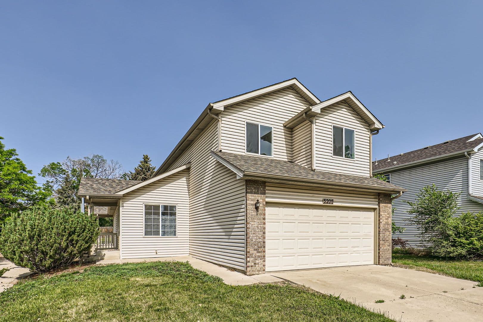 Arvada House: 5205 Dudley St