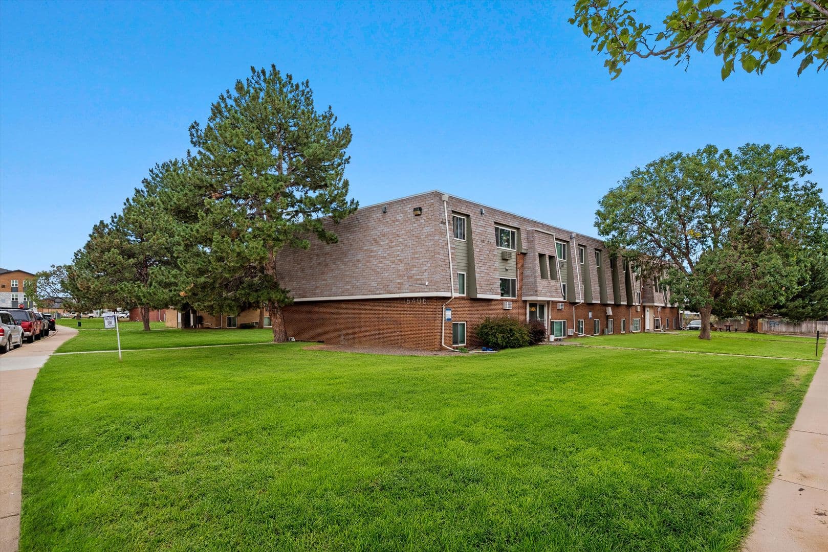 Aurora Apartment: 16300 E. 17th Pl