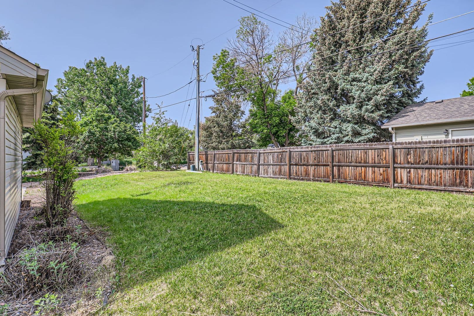 Arvada House: 5205 Dudley St