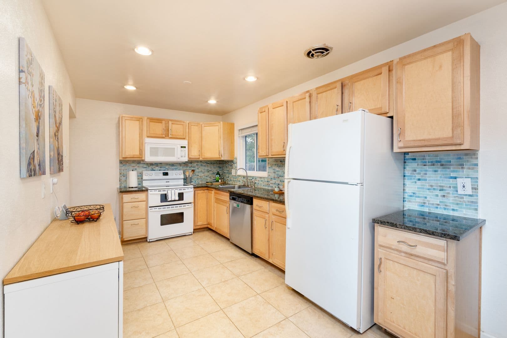 Aurora House: 246 Lansing St