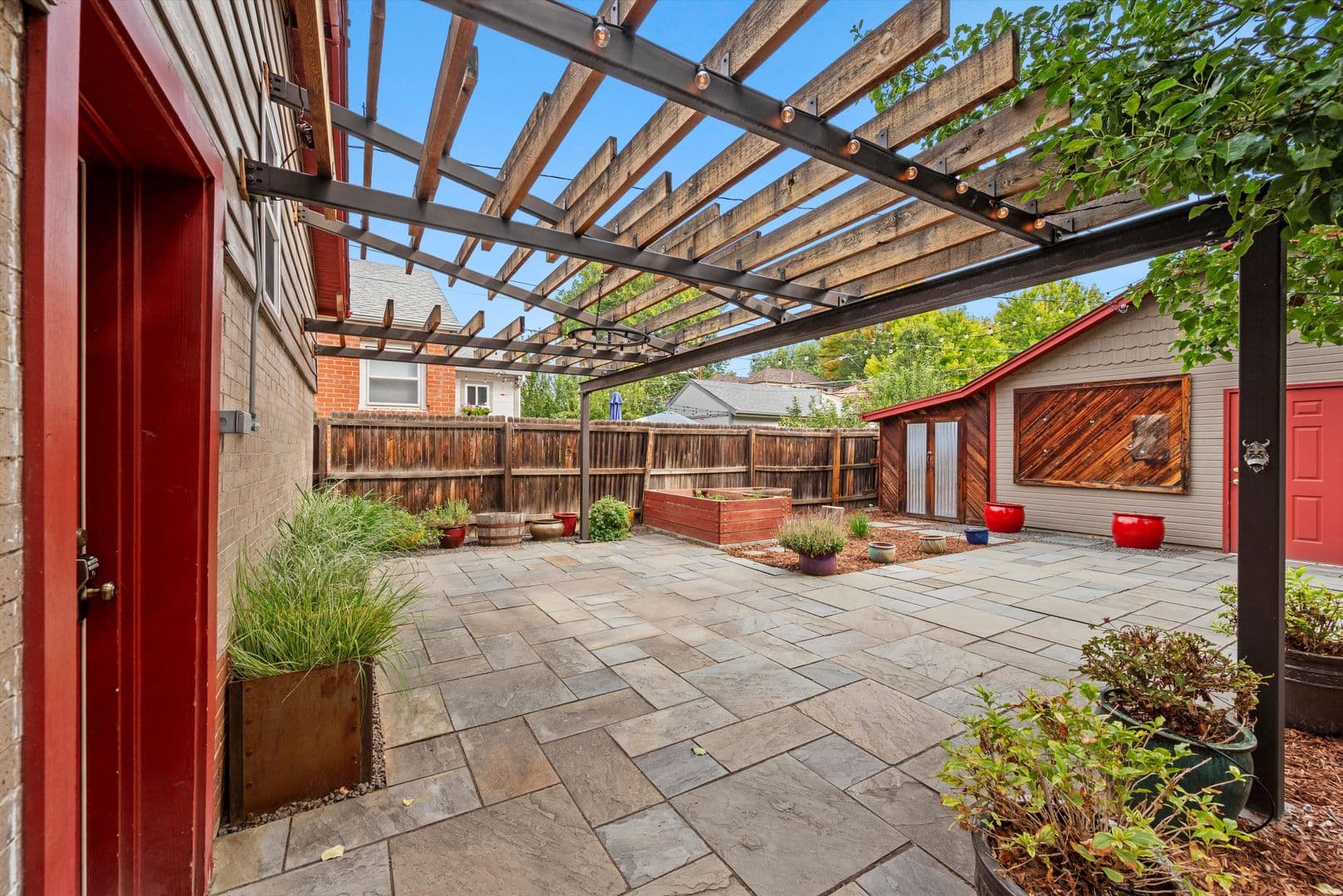 Denver House: 386 S Franklin St