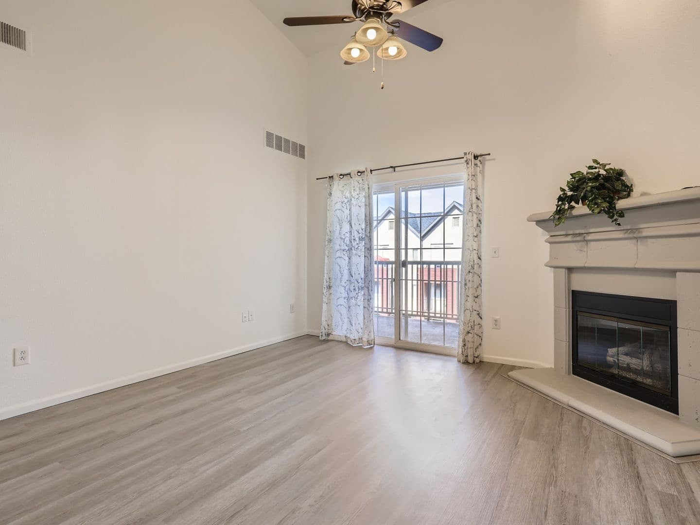 Aurora House: 3872 S. Dallas St Unit #7-303