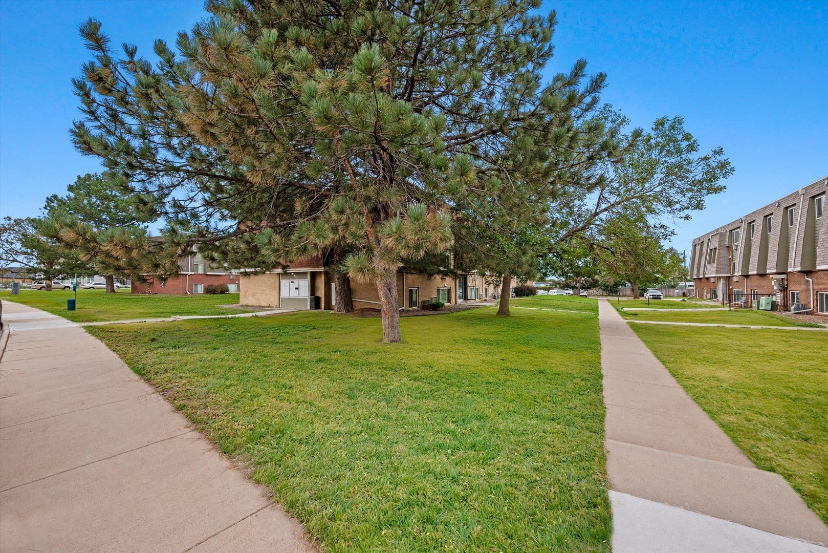 Aurora Apartment: 16300 E. 17th Pl