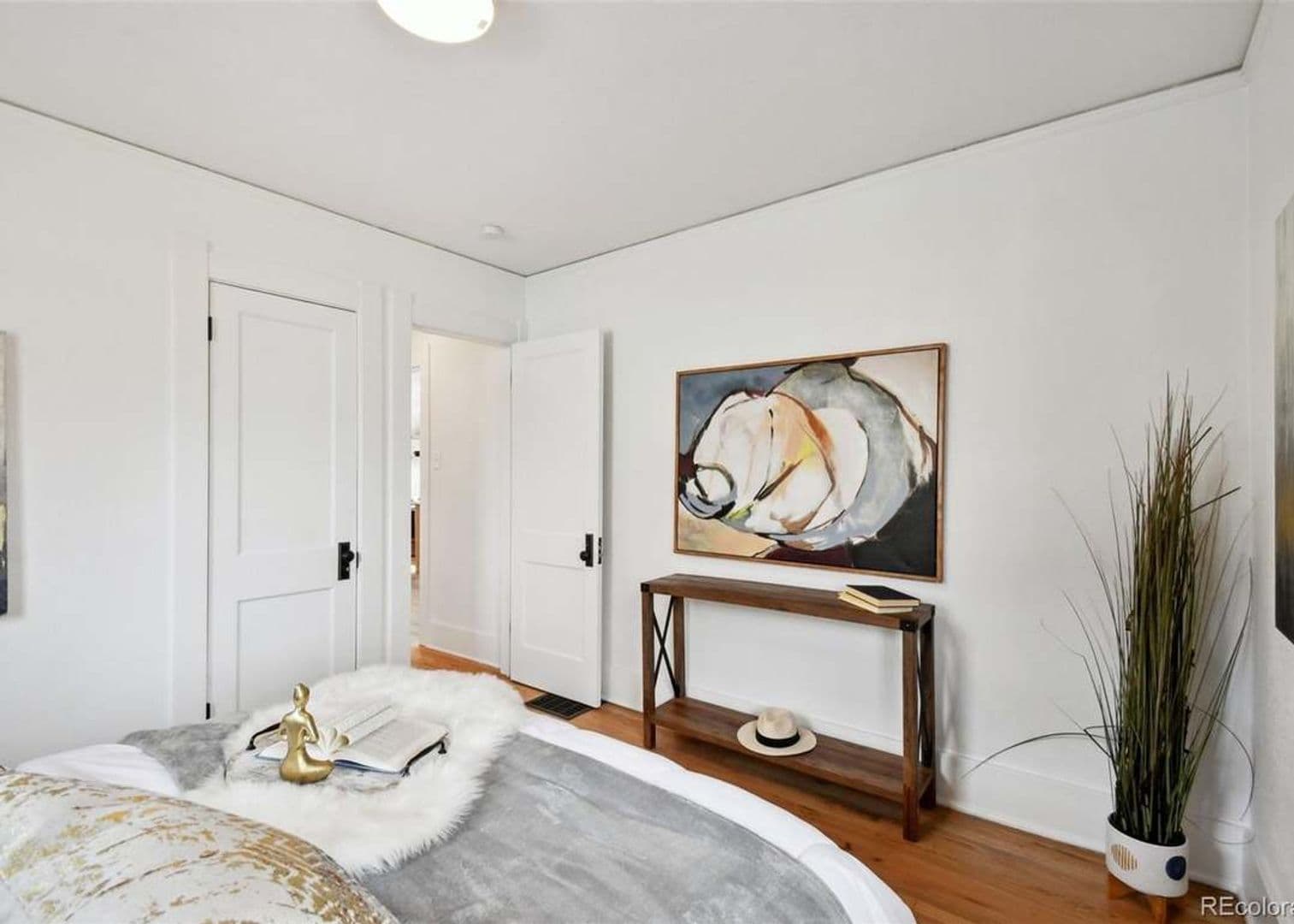 Denver House: 2136 S Lincoln St