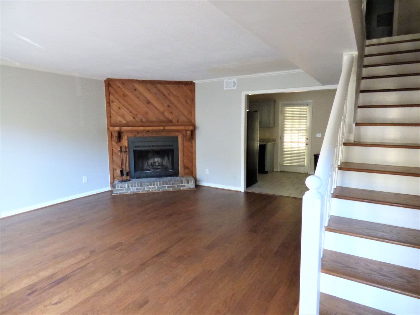 Birmingham House: 2948 Riverwood Terrace