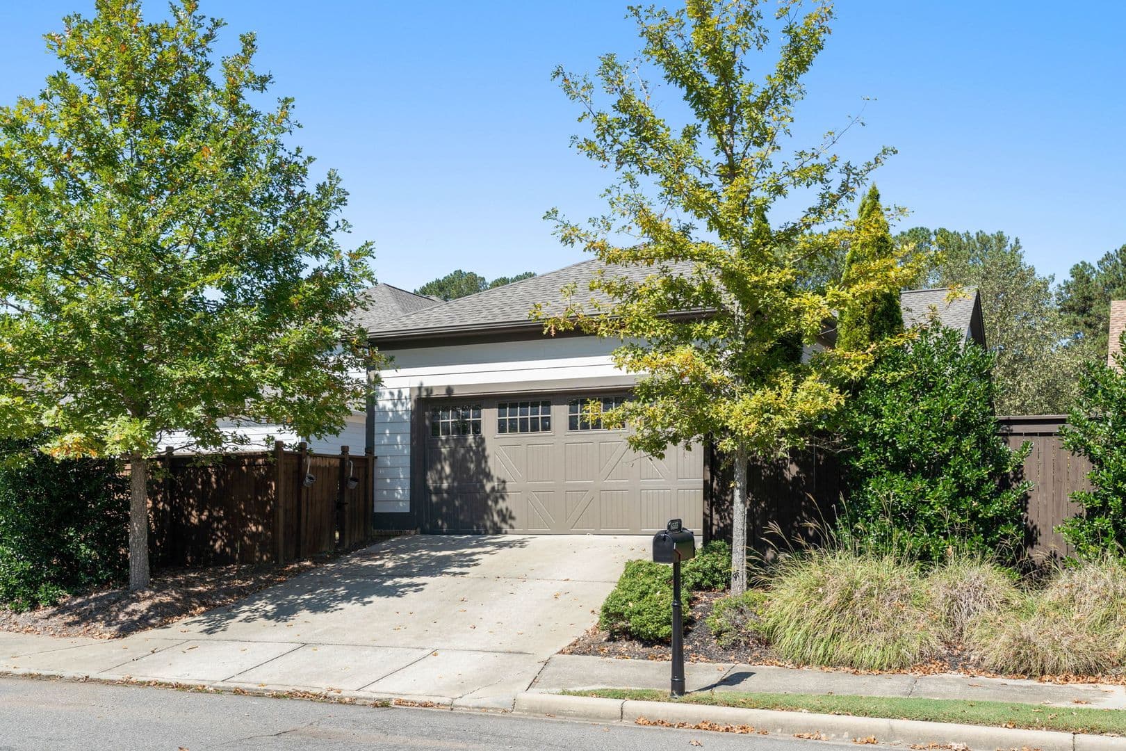 Trussville House: 6555 Spring St.