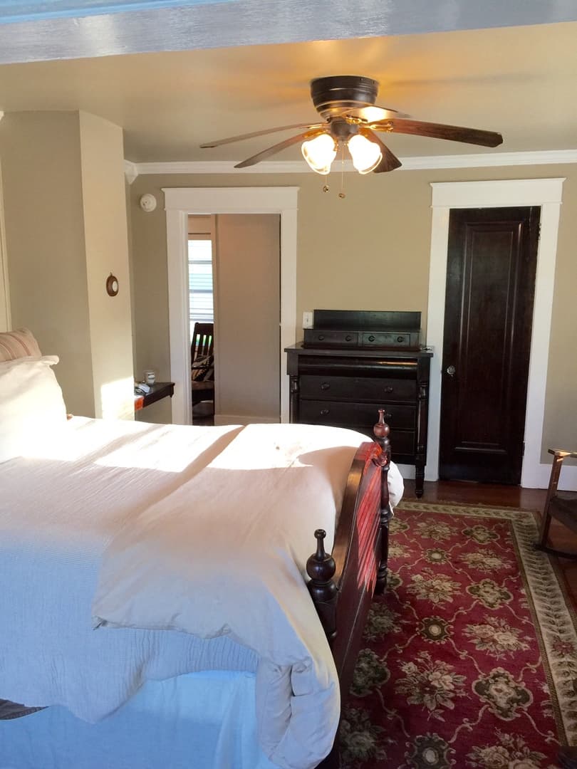 Birmingham House: 5021 8th Terrace S
