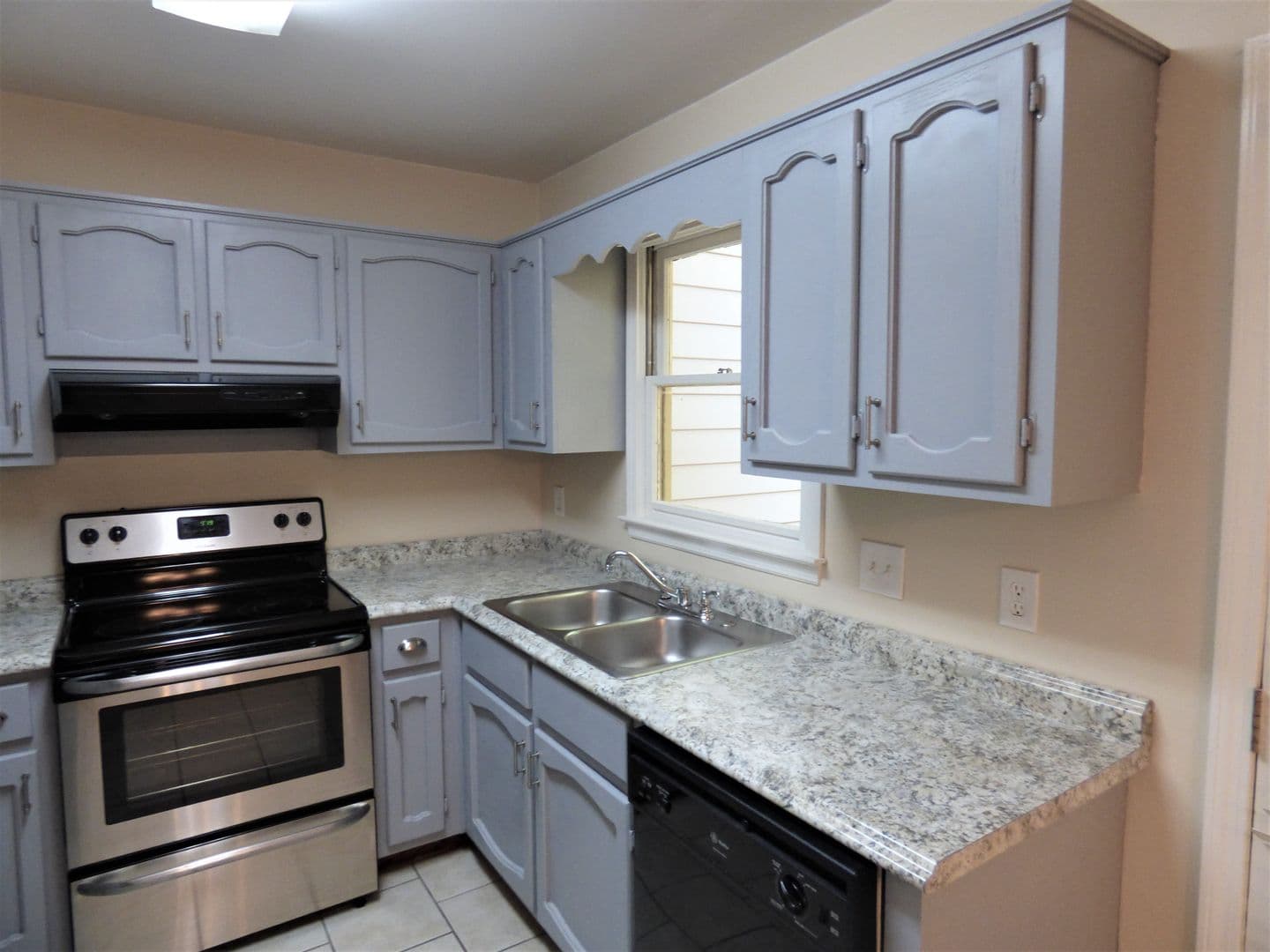 Birmingham House: 2948 Riverwood Terrace