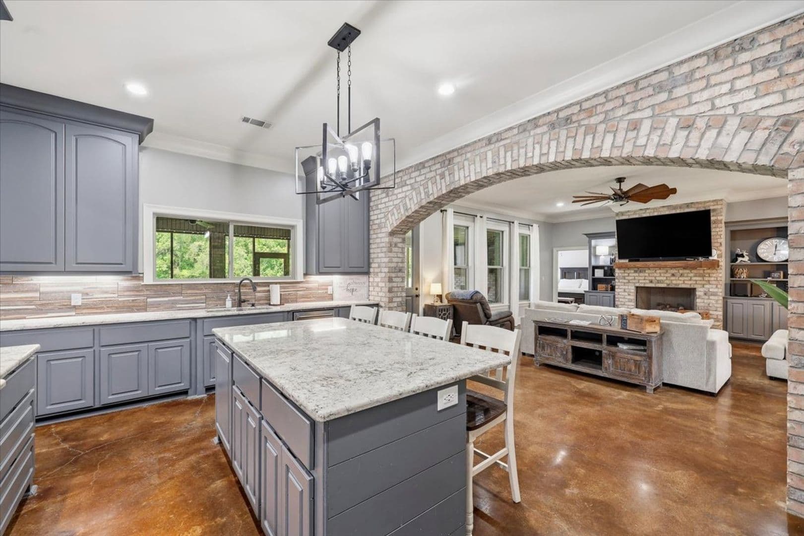 Brandon House: 4072 Highway 471