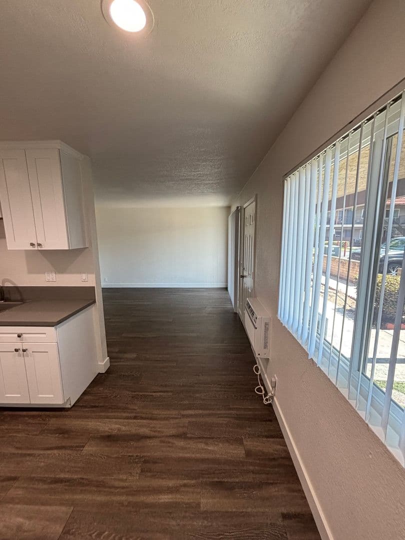Escondido Apartment: 345 E Park Ave
