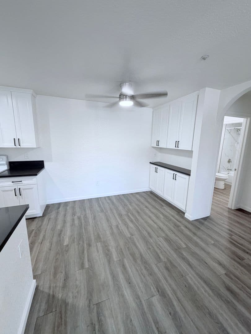 Vista Apartment: 920 Sycamore Ave