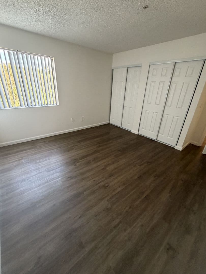 Vista Apartment: 920 Sycamore Ave