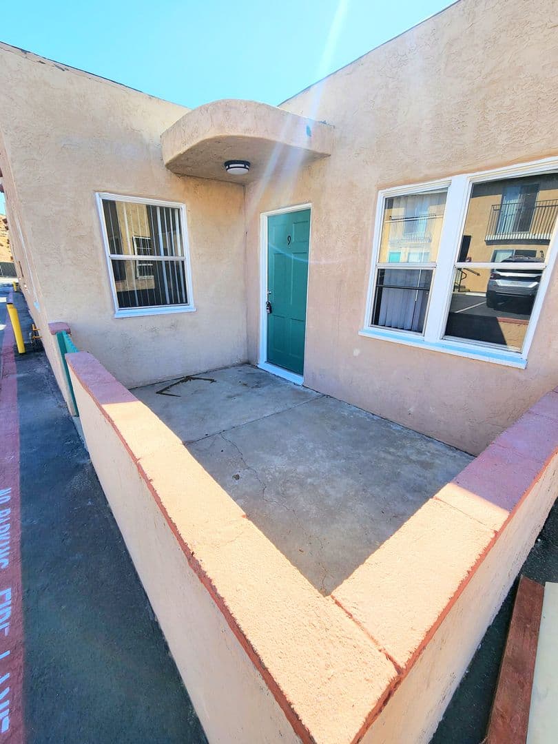San Ysidro Apartment: 2313-19 E Beyer Blvd