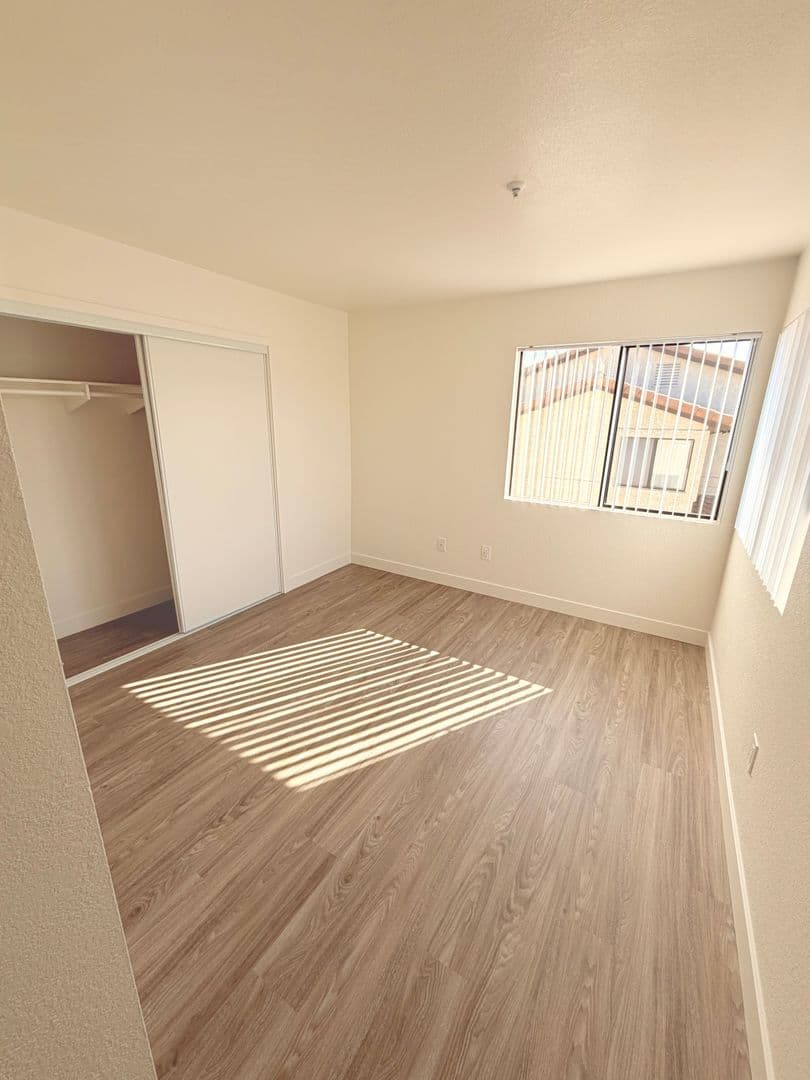 Vista Apartment: 920 Sycamore Ave
