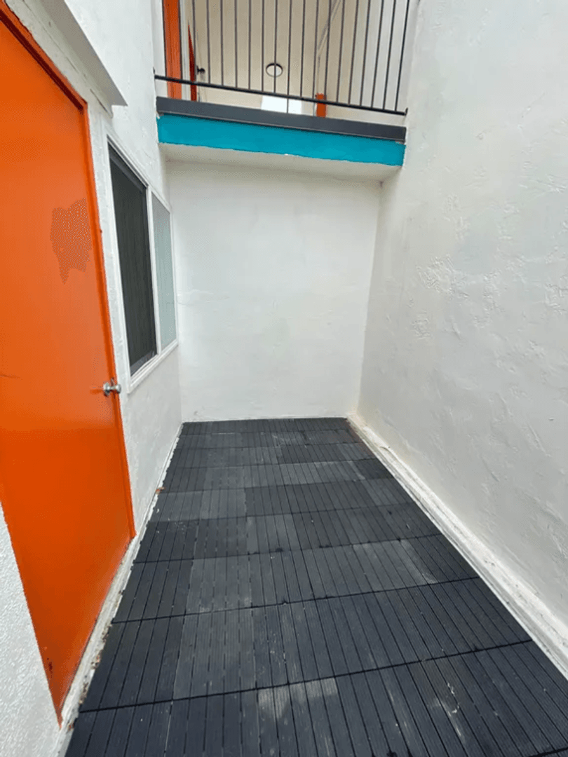 San Diego Apartment: 2720 Broadway