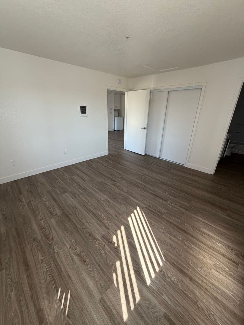 Vista Apartment: 920 Sycamore Ave