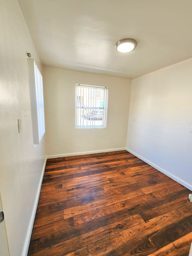San Ysidro Apartment: 2313-19 E Beyer Blvd