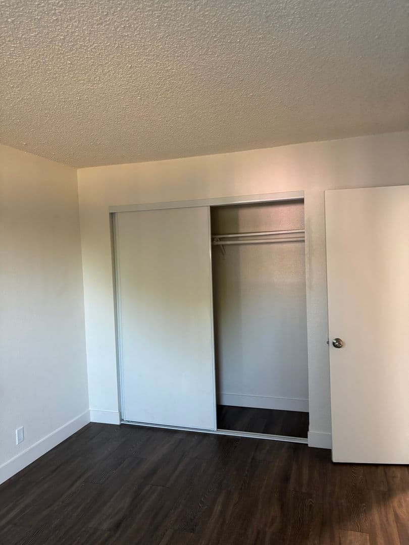 Escondido Apartment: 345 E Park Ave