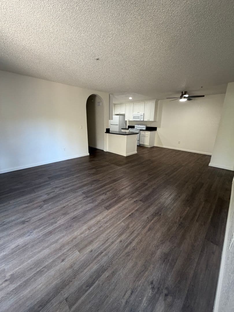 Vista Apartment: 920 Sycamore Ave