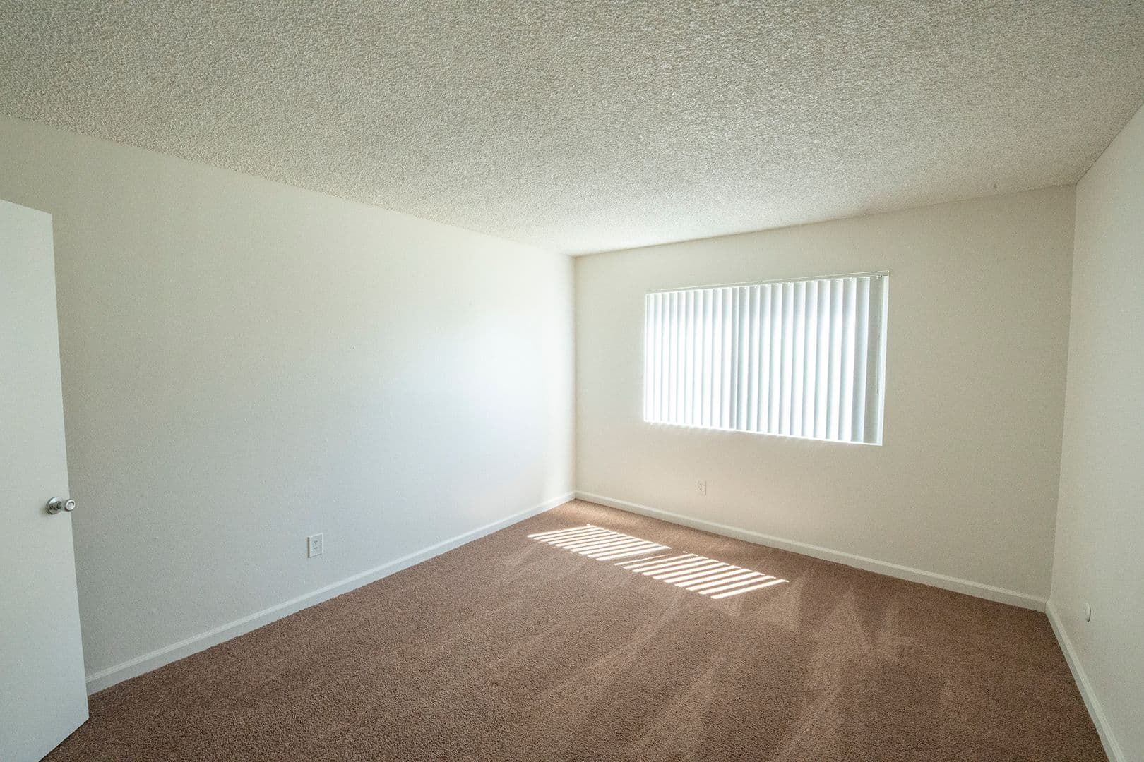 Escondido Apartment: 400 408 E Mission Ave